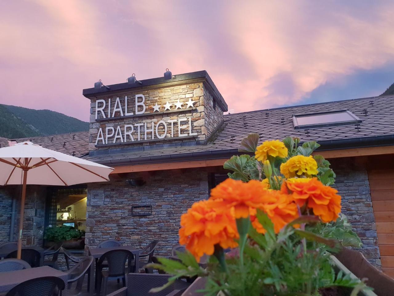 ApartHotel RIALB El Serrat Exterior foto